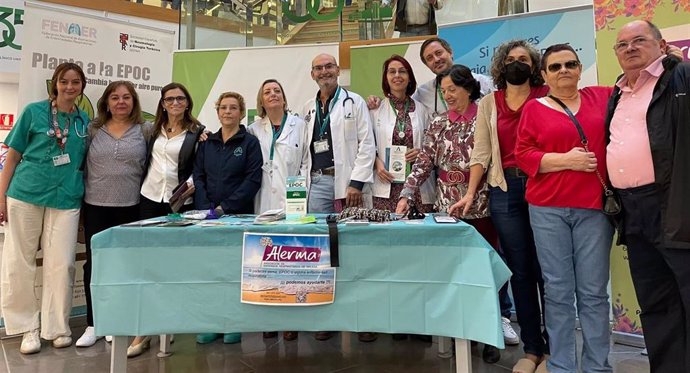 El Hospital Clínico de Málaga se suma a la campaña de concienciación de la Enfermedad Pulmonar Obstructiva Crónica