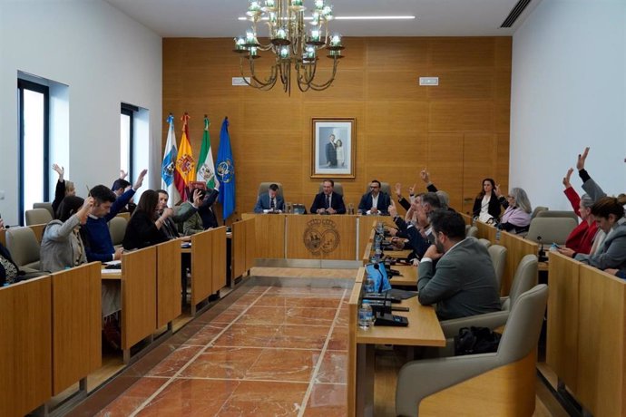 Pleno de la Diputación de Huelva para aprobar las Medallas de Oro de la Provincia 2024.