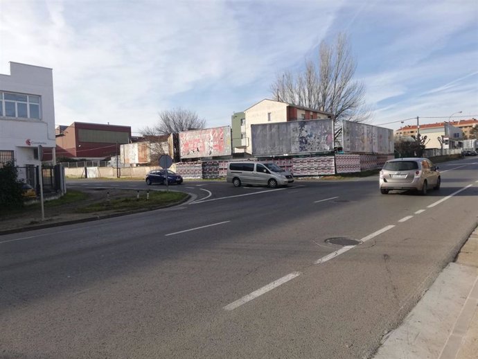 Archivo - Cruce de Avenida de Burgos con la calle Pradoviejo, junto a la empresa Constantia en Logroño