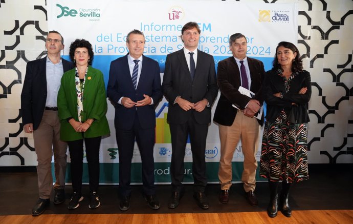 Imagen de grupo de la presentación de la última edición del informe GEM en Sevilla 