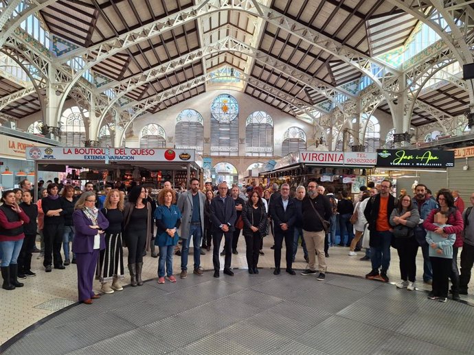 Minut de silenci per la dana al Mercat Central de València