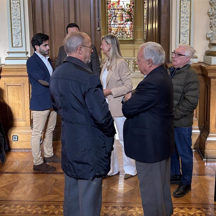 El exalcalde de Valladolid, Francisco Javier León de la Riva, junto al consejero de Cultura, Turismo y Deporte de la Junta, Gonzalo Santonja.