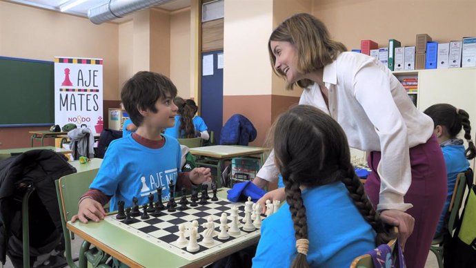 La edil Blanca Gastalver en uno de los centros del programa "Ajemates"