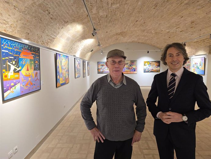 El pintor Feguars inaugura la exposición 'Desde dentro' en el Edificio Caja Rural de Aragón.