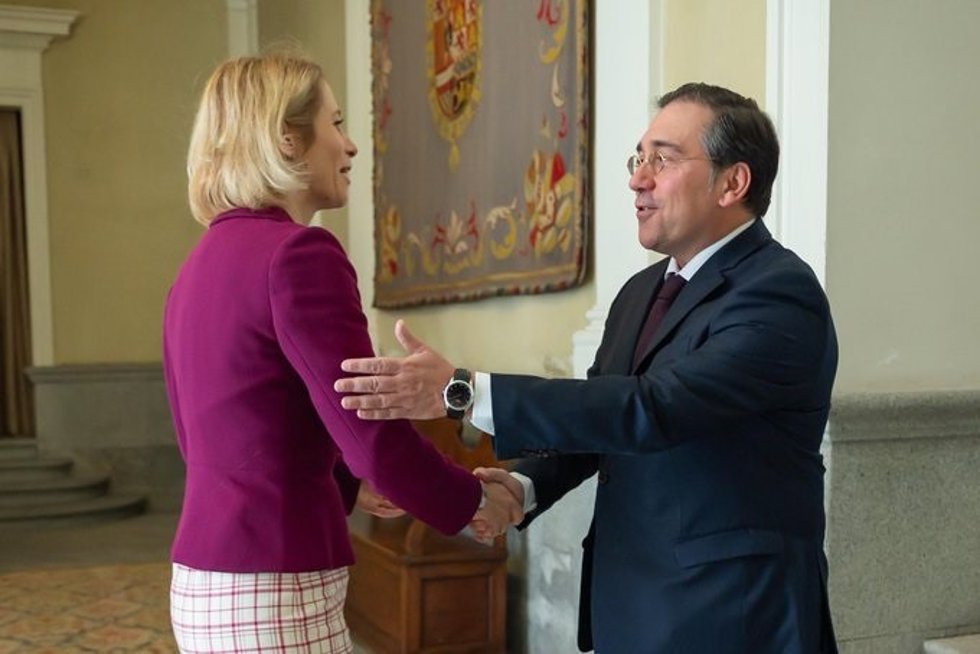 El ministro de Asuntos Exteriores, Unión Europea y Cooperación, José Manuel Albares, y la futura Alta Representante de Política Exterior de la UE, Kaja Kallas