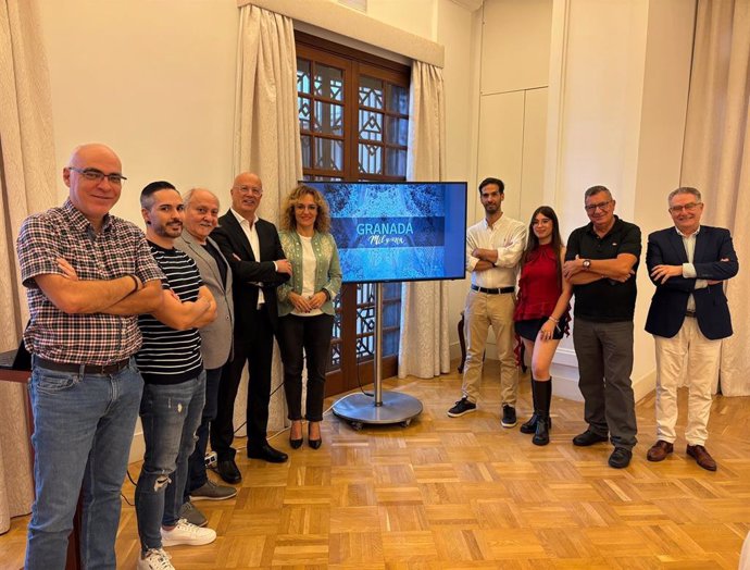 Encuentro de la diputada provincial de Turismo de Granada, Marta Nievas, con periodistas canarios