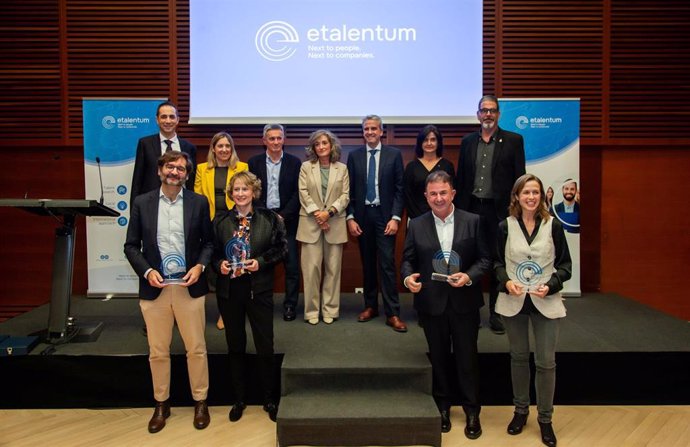 Los Premios Etalentum Donostia reconocen a Angulas Aguinaga, Aluminox y Forestpioneer y Martín Berasategui