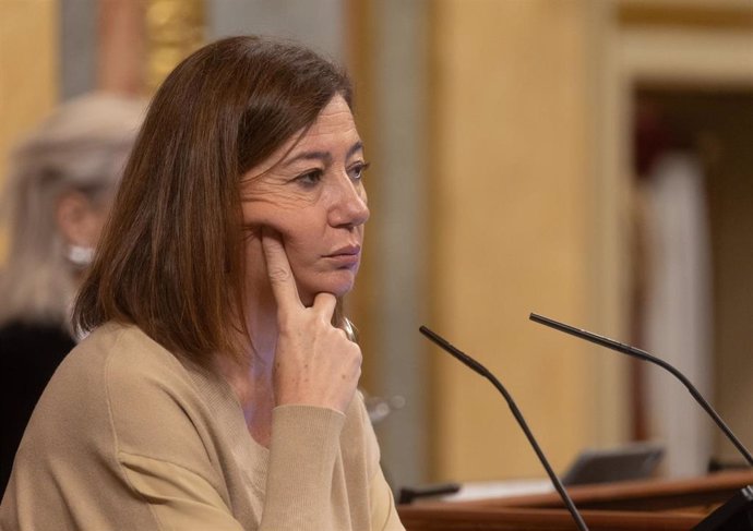 La presidenta del Congreso, Francina Armengol,  en la sesión de control