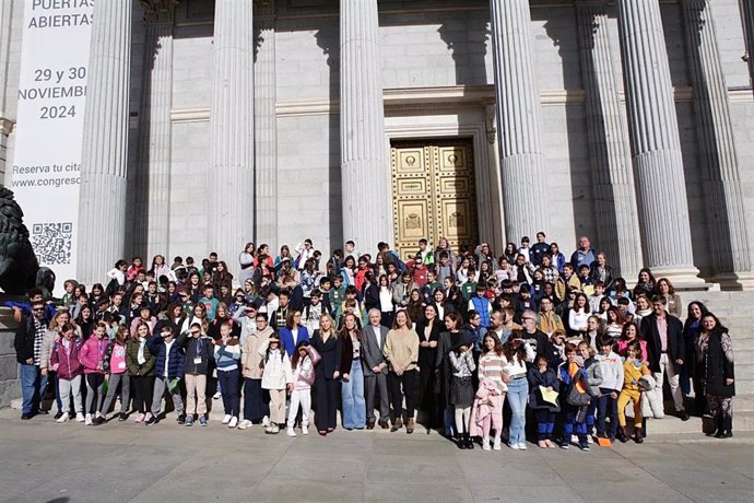 Un total de 140 niños han defendido este miércoles los derechos de la infancia en el Congreso