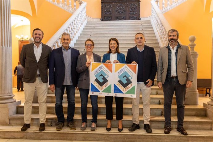 Visita de la Federación Europea de Balonmano al Ayuntamiento de Sevilla