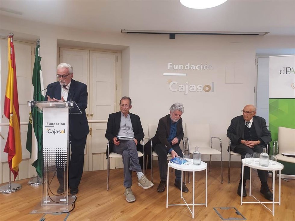 El Defensor de la Infancia y Adolescencia de Andalucía, Jesús Maeztu, en la presentación de la publicación 'Caminando hacia un nuevo contrato social'.