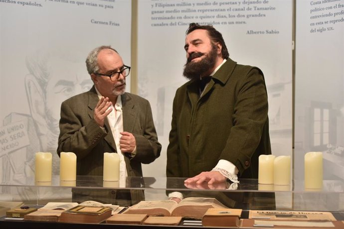 Ramón J. Sender y Joaquín Costa, en las visitas teatralizadas.