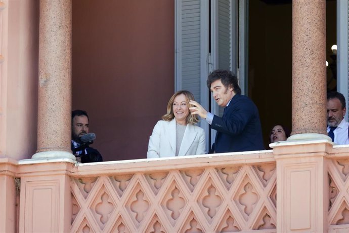 La primera ministra de Italia, Giorgia Meloni, y el presidente argentino, Javier Milei