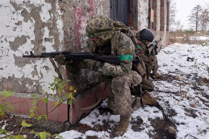 Militares ucranianos en la región de Járkov