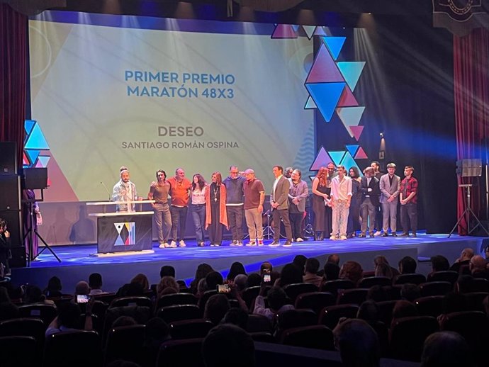 El equipo de la producción 'Deseo' recibe el primer premio de la categoría 'Maratón 48x3', en la octava edición de la Gala Audiovisual Almeriense, en el marco de Fical.