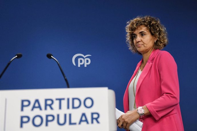 Archivo - La portavoz del PP en el Parlamento Europeo, Dolors Montserrat, ofrece una rueda de prensa, en la sede del PP, a 5 de agosto de 2024, en Madrid (España). Durante la comparecencia, la portavoz del Partido Popular en el Parlamento Europeo, ha pedi