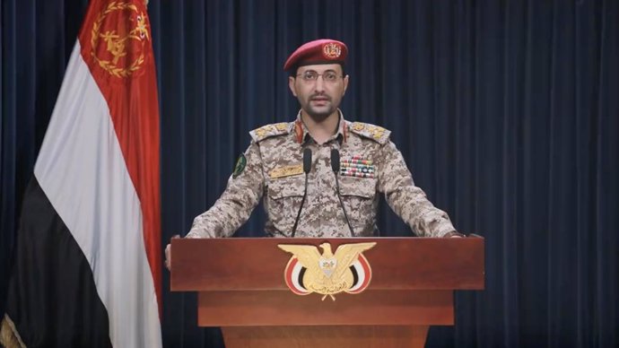 Archivo - SANAA, Jan. 22, 2024  -- The screenshot captured from a video released by the Houthi group on Jan. 22, 2024 shows Houthi military spokesman Yahya Sarea making a statement in Sanaa, Yemen. Yemen's Houthi group on Monday said it has carried out a 