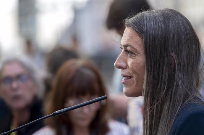 Archivo - La portavoz de Junts en el Congreso, Miriam Nogueras, atiende a los medios de comunicación, en el Patio del Congreso de los Diputados, a 17 de septiembre de 2024, en Madrid (España)