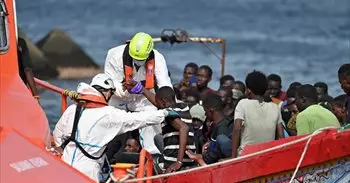 Rescatan tres cayucos con 220 inmigrantes en aguas próximas a El Hierro y Tenerife