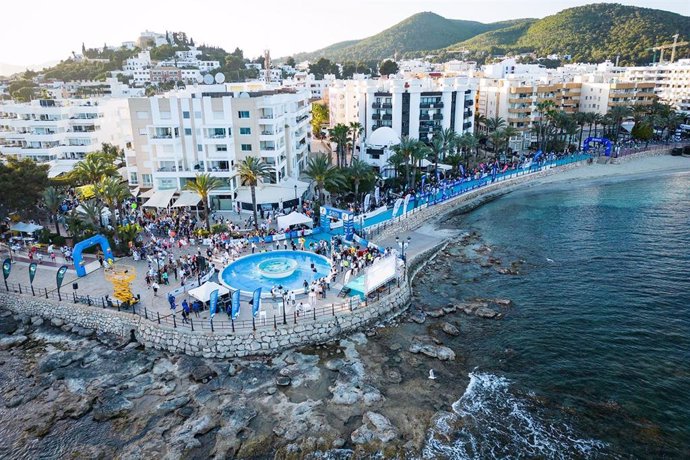 Archivo - Vista de Santa Eulària durante una prueba deportiva.