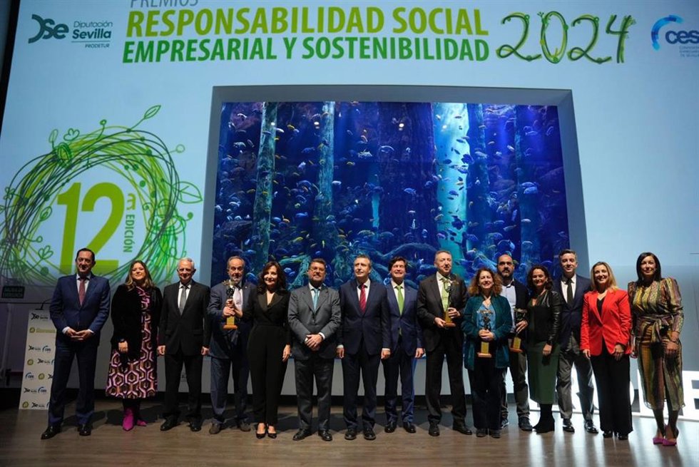 Foto de grupo de la ceremonia de los XII Premios de Responsabilidad Social Empresarial y Sostenibilidad