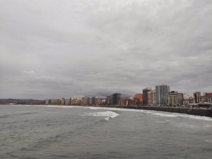 Archivo - Gijón, Mar Cantábrico, Muro de San Lorenzo