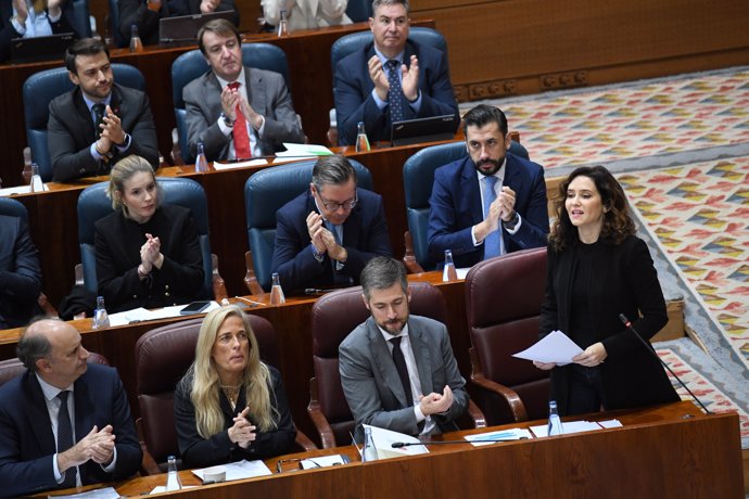 La presidenta de la Comunidad de Madrid, Isabel Díaz Ayuso, interviene durante un pleno en la Asamblea de Madrid, a 21 de noviembre de 2024, en Madrid (España).