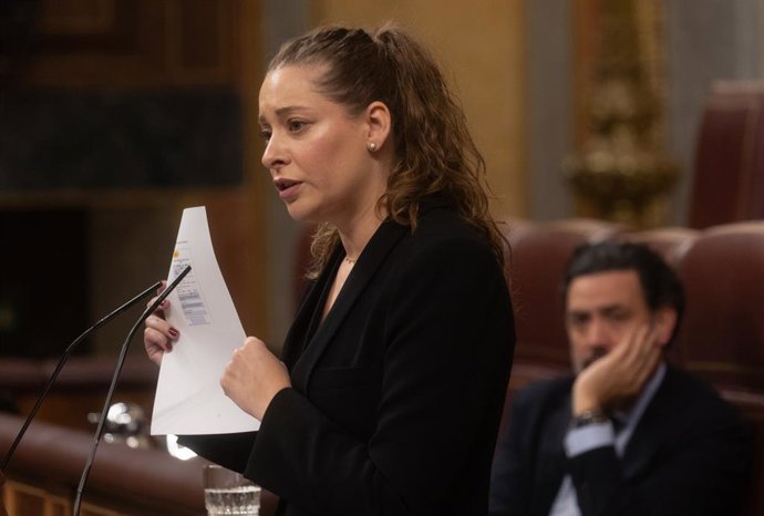 La diputada del PP Ester Muñoz interviene durante una sesión plenaria en el Congreso de los Diputados, a 20 de noviembre de 2024, en Madrid (España). Ribera protagoniza la sesión con dos preguntas de la oposición y una comparecencia para explicar la gesti