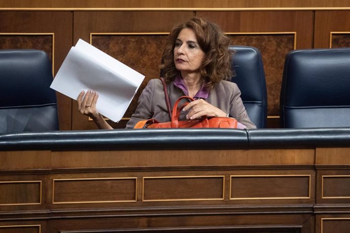 La vicepresidenta primera y ministra de Hacienda, María Jesús Montero, durante un pleno en el Congreso de los Diputados, a 19 de noviembre de 2024, en Madrid (España). 