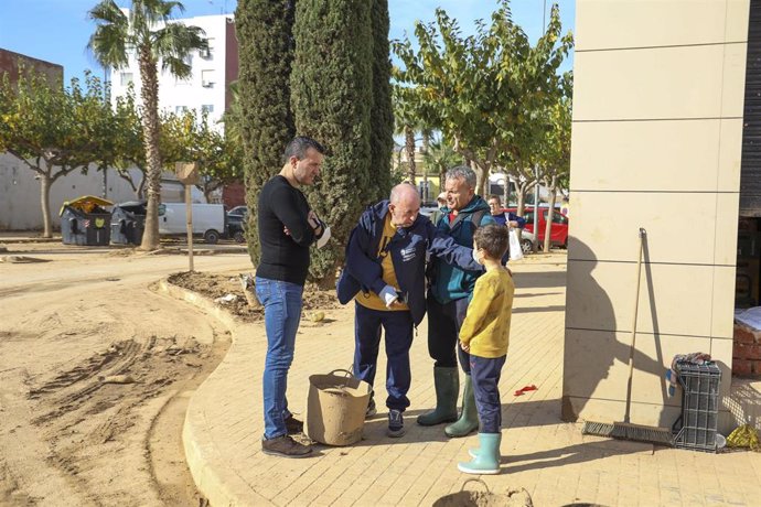 Mompó en una visita a Massanassa