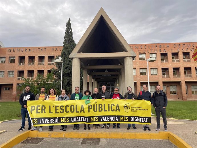 Presentación de una manifestación educativa en la Conselleria