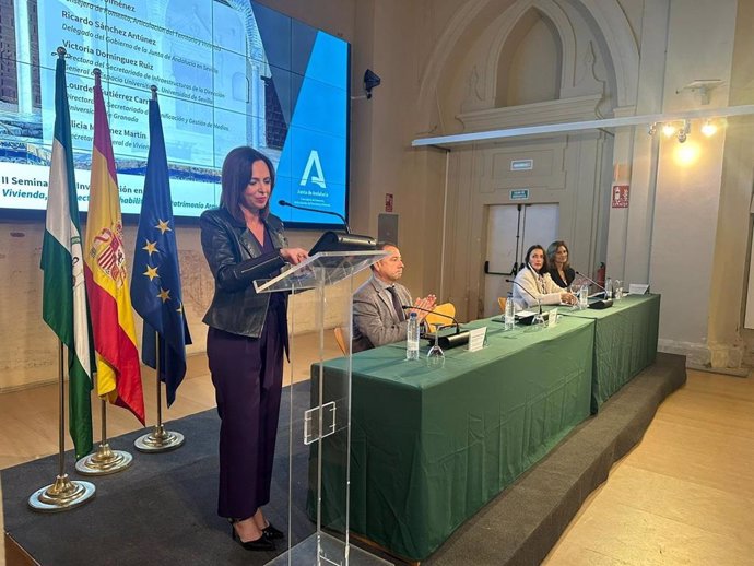 La consejera de Fomento, Articulación del Territorio y Vivienda, Rocío Díaz en el II Seminario de Investigación en Vivienda, Arquitectura, Rehabilitación y Patrimonio Arquitectónico.