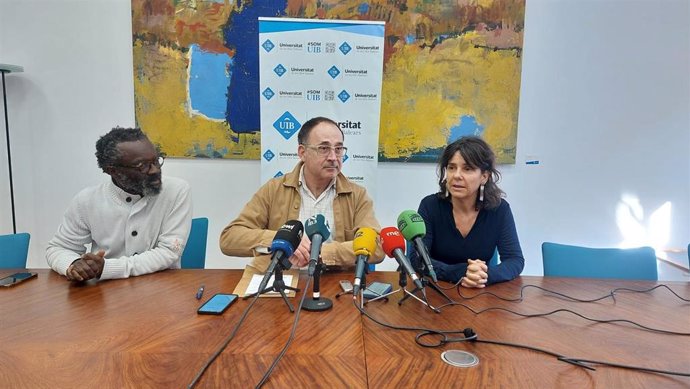 El profesor de Derecho de Universitat de Barcelona, Markus González, en rueda de prensa.