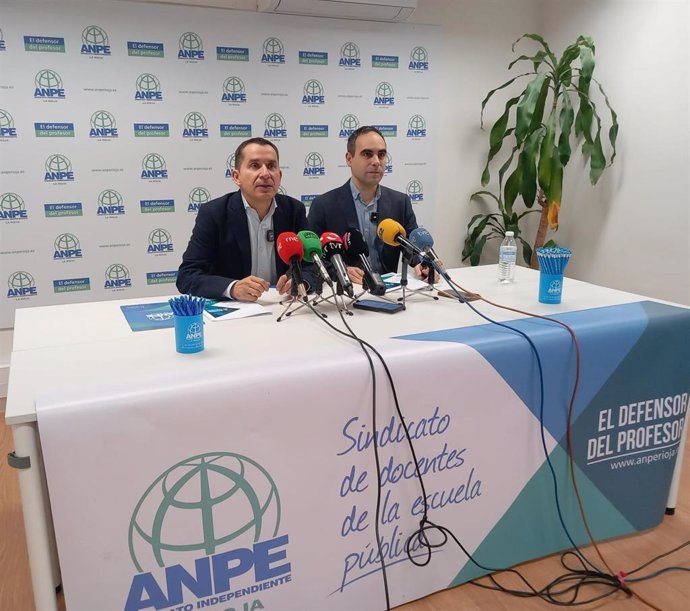 El presidente y portavoz de ANPE Rioja, Gustavo Navas, y el responsable del servicio, Andrés Toledo