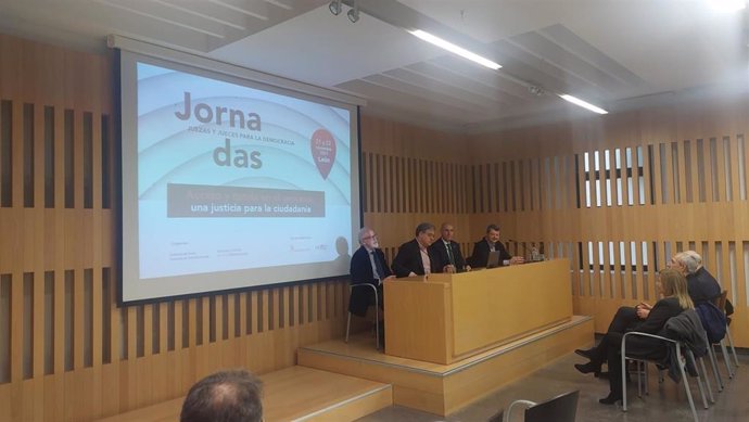 Mesa inaugural de las jornadas organizadas por Jueces para la Democracia en León