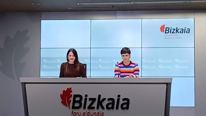 Las diputadas Leixuri Arrizabalaga y Arantza Atutxa en la rueda de prensa tras el Consejo de Gobierno de la Diputación de Bizkaia.