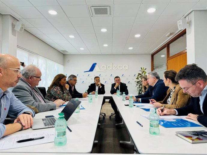 Reunión del Ayuntamiento con Adeca.