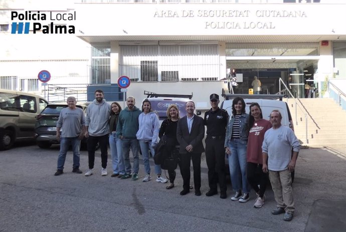 La Policía Local de Palma reparte 40 bicicletas a entidades sociales.