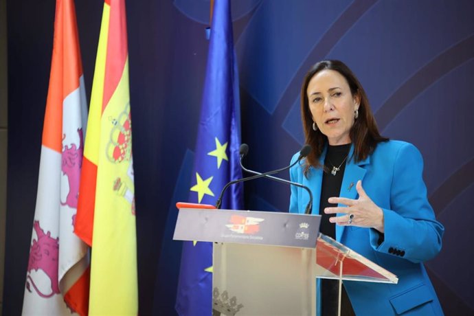 Rosa Rubio en un momento de la rueda de prensa tras registrar la petición de la convocatoria de la Comisión de Reglamento las Cortes