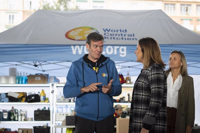 La alcaldesa de València, María José Catalá, visita las instalaciones de la ONG World Central Kitchen