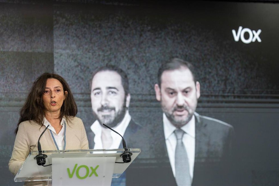 Archivo - La coordinadora jurídica de Vox, Marta Castro, ofrece una rueda de prensa, en la sede nacional de VOX, a 13 de octubre de 2024, en Madrid (España).
