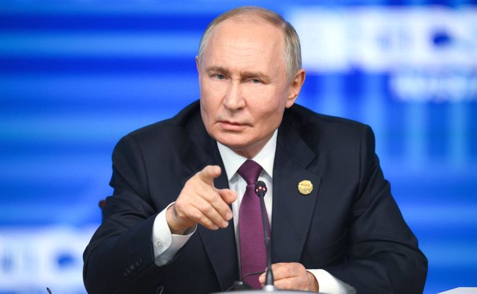 HANDOUT - 24 October 2024, Russia, Kazan: Russian President Vladimir Putin gestures during a press conference following the 16th BRICS Summit. Photo: -/Kremlin/dpa - ATTENTION: editorial use only and only if the credit mentioned above is referenced in ful