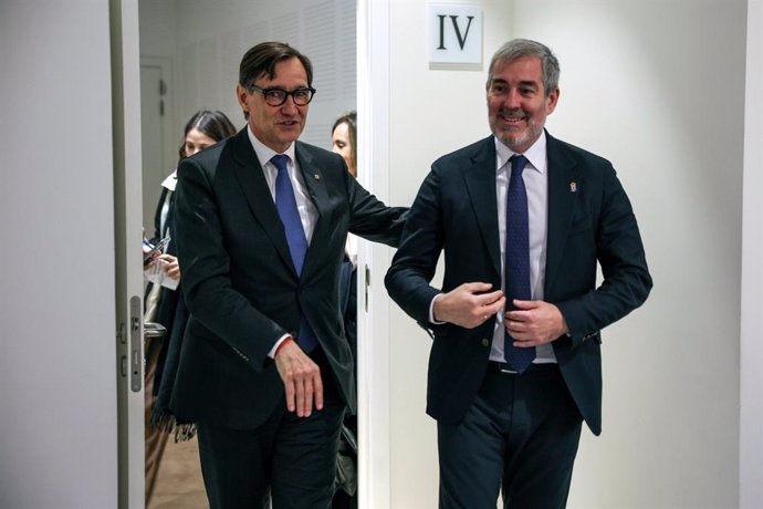 El presidente de Cataluña, Salvador Illa y el presidente de Canarias, Fernando Clavijo