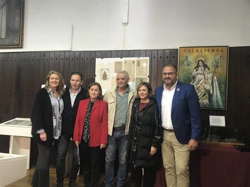 Inaguracion de la exposición 'El Ayuntamiento de Mérida, Cofrade y Patrono de Santa Eulalia s XVI-XIX' en la Junta de Cofradias de Mérida