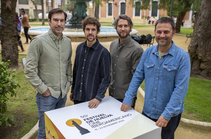 Los directores  Hugo Cabezas y Alejandro Toro y los productores  Antonio Aparcero y Fidel Pérez 'Atín Aya: retrato del silencio' .