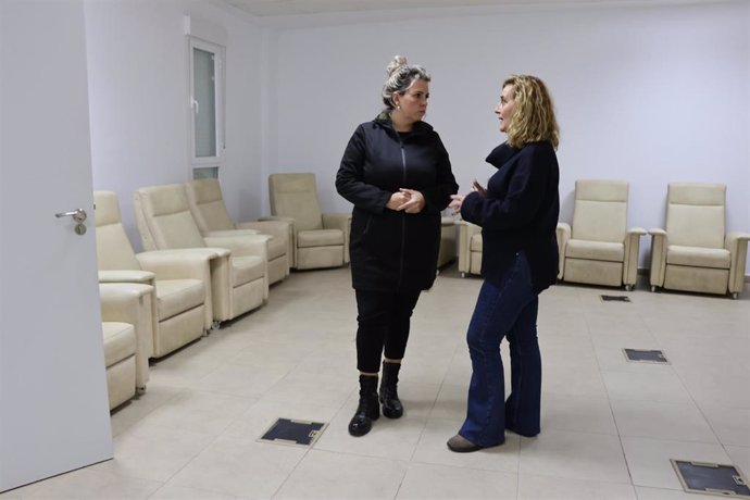 Visita de la concejala de Bienestar Social, Natalia Pérez, al albergue de temporeros