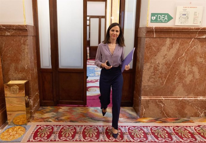 La secretaria de Podemos, Ione Belarra, durante una sesión plenaria en el Congreso de los Diputados, a 21 de noviembre de 2024, en Madrid (España).