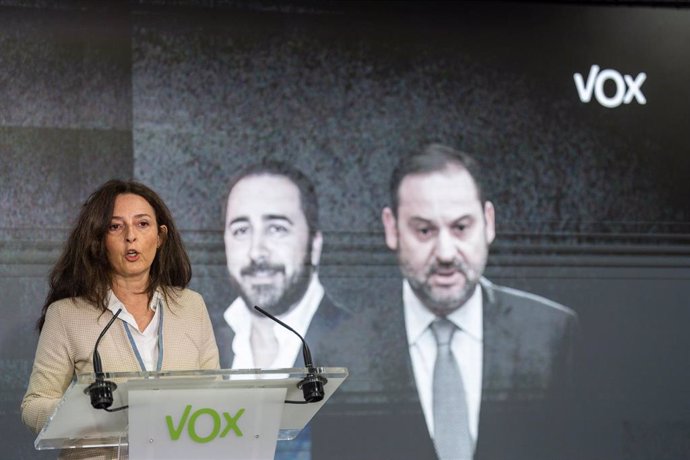 Archivo - La coordinadora jurídica de Vox, Marta Castro, ofrece una rueda de prensa, en la sede nacional de VOX, a 13 de octubre de 2024, en Madrid (España).