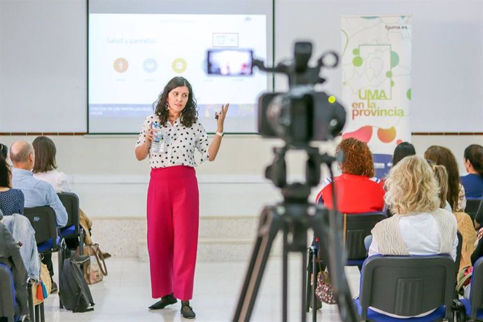 La pediatra y divulgadora, autora del libro 'Criar sin complejos', María Salmerón