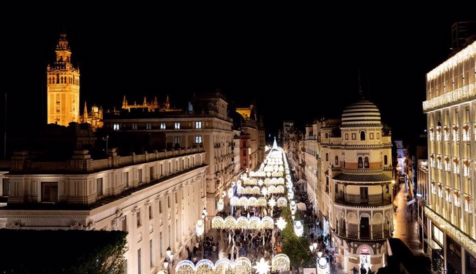 Archivo - Encendido navideño en Sevilla. Imagen de archivo.